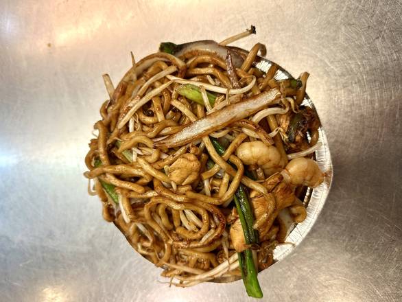 R22. Shanghai style noodles(shrimps and chicken)  上海粗炒